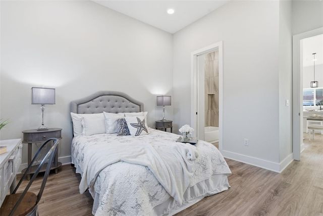 11605 1ST STREET E B3, Treasure Island, FL 33706