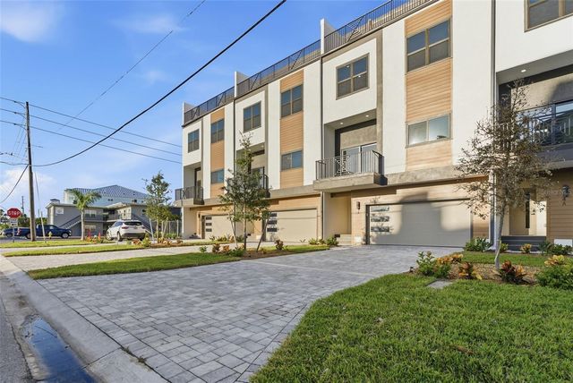 11605 1ST STREET E B3, Treasure Island, FL 33706