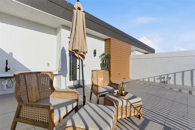 11605 1ST STREET E B3, Treasure Island, FL 33706