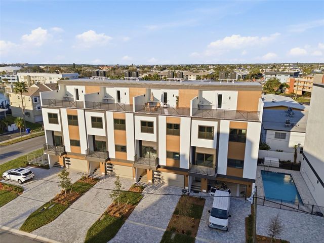 11605 1ST STREET E B3, Treasure Island, FL 33706