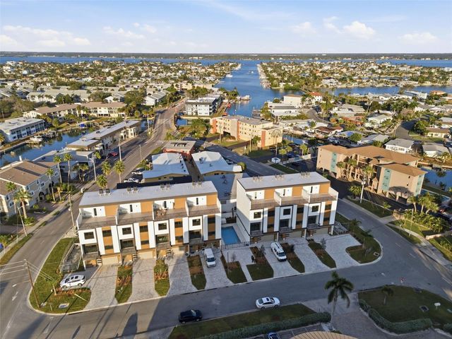 11605 1ST STREET E B3, Treasure Island, FL 33706