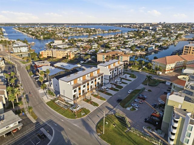 11605 1ST STREET E B3, Treasure Island, FL 33706