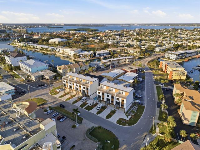 11605 1ST STREET E B3, Treasure Island, FL 33706