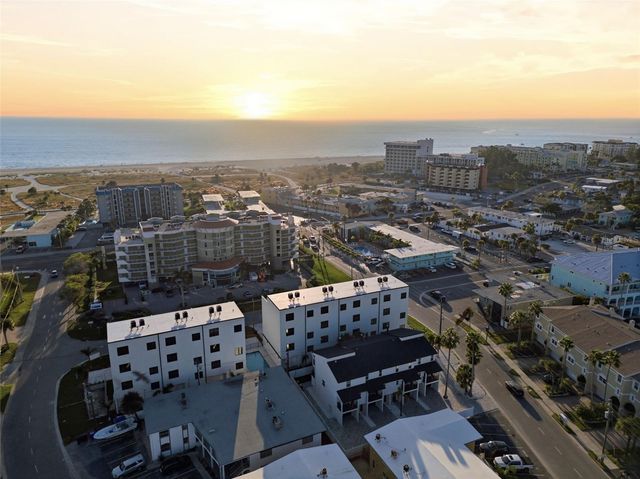 11605 1ST STREET E B3, Treasure Island, FL 33706