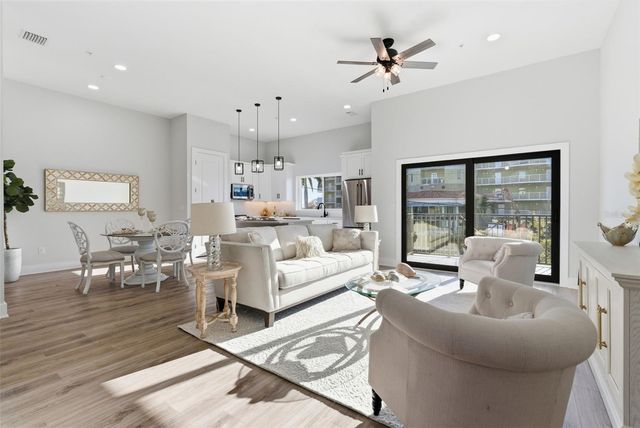 11605 1ST STREET E B3, Treasure Island, FL 33706