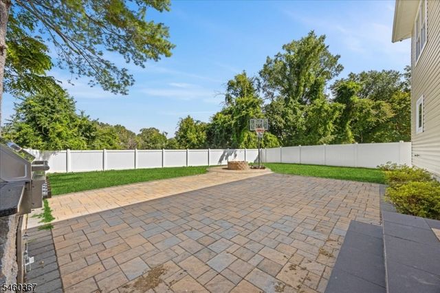 87 Fulton St, Keyport Boro, NJ 07735