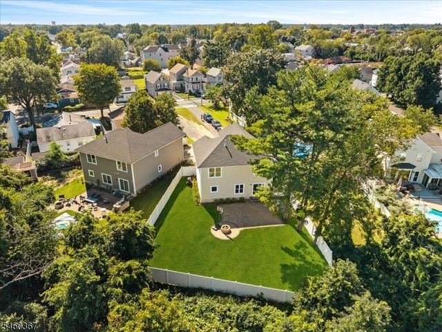 87 Fulton St, Keyport Boro, NJ 07735