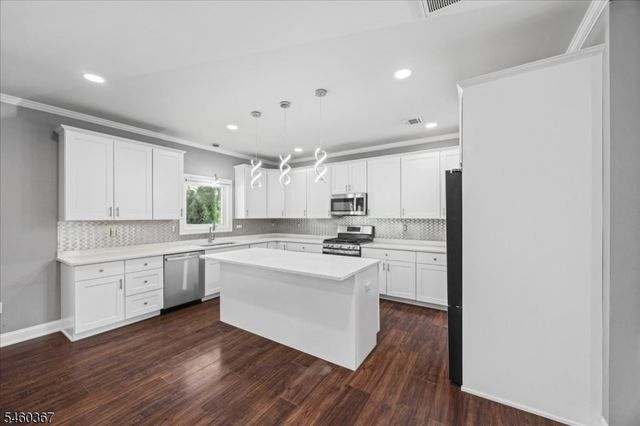 87 Fulton St, Keyport Boro, NJ 07735