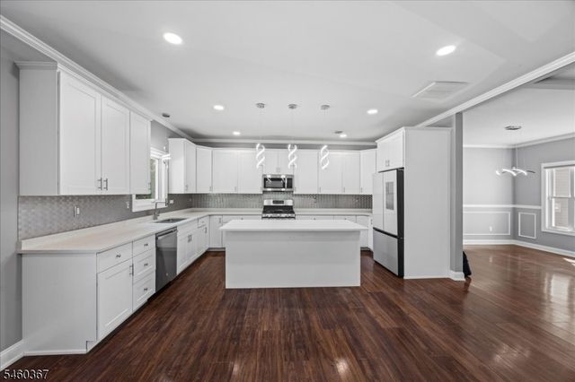 87 Fulton St, Keyport Boro, NJ 07735