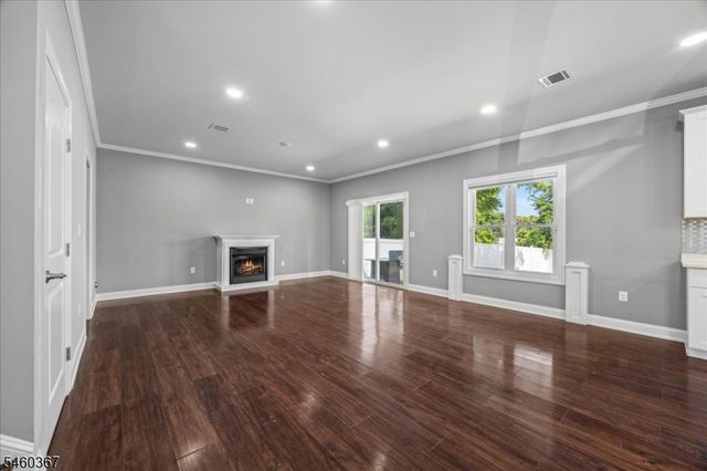 87 Fulton St, Keyport Boro, NJ 07735