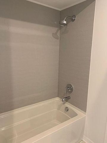 3116 W End Cir Apt 105, Nashville, TN 37203