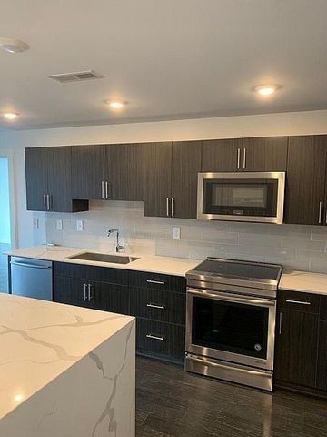 3116 W End Cir Apt 105, Nashville, TN 37203