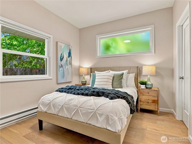 6542 Greenwood Avenue N, Seattle, WA 98103