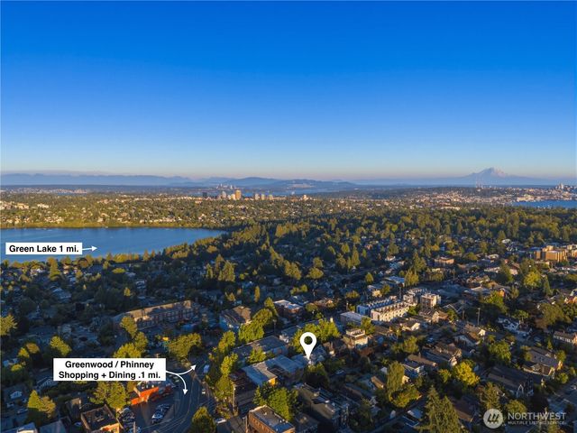 6542 Greenwood Avenue N, Seattle, WA 98103