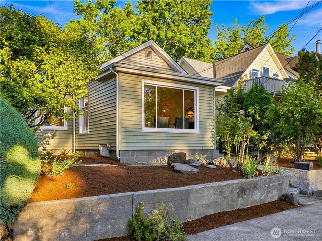 6542 Greenwood Avenue N, Seattle, WA 98103