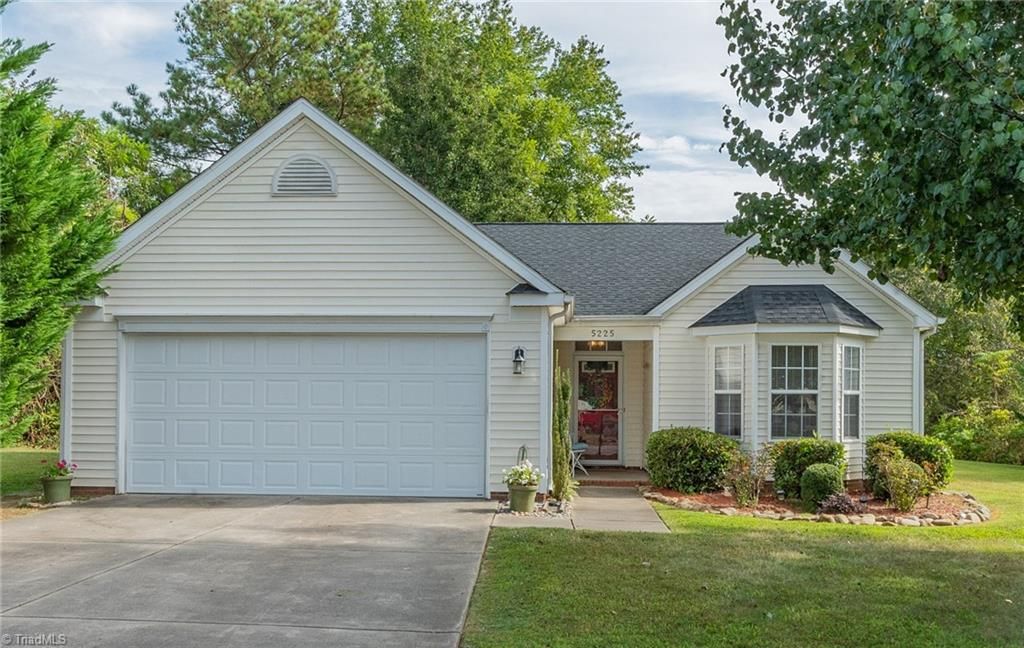 5225 Queensway Road, Winston-salem, NC 27127