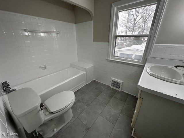 1171 Pennfield Road, Cleveland Heights, OH 44121