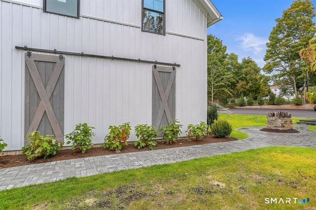 49 Daniels Farm Road K, Trumbull, CT 06611