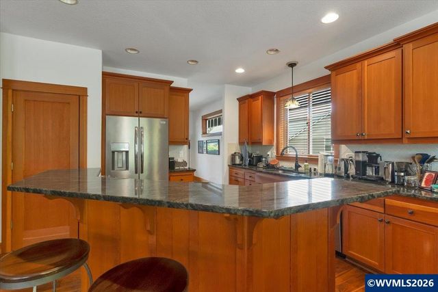 1126 Cascara Lp S, Salem, OR 97302
