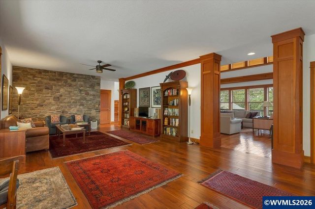 1126 Cascara Lp S, Salem, OR 97302
