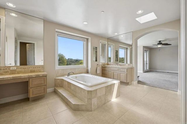 970 DOVE RUN RD, Encinitas, CA 92024