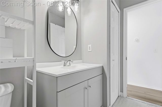 21884 Laurel Street, Clinton Charter Township, MI 48035