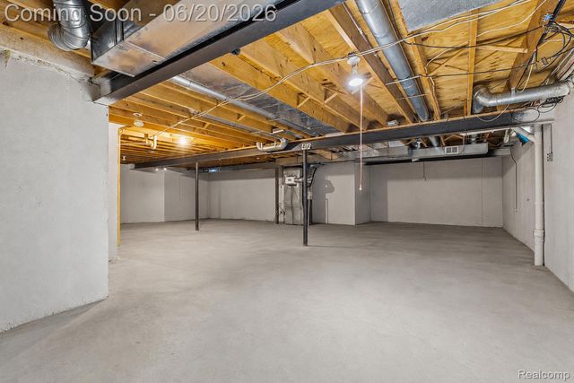 21884 Laurel Street, Clinton Charter Township, MI 48035