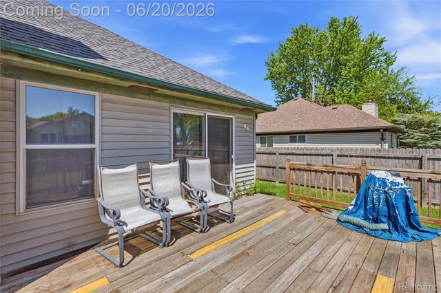21884 Laurel Street, Clinton Charter Township, MI 48035