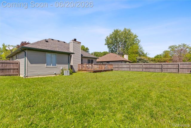 21884 Laurel Street, Clinton Charter Township, MI 48035