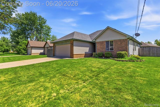 21884 Laurel Street, Clinton Charter Township, MI 48035
