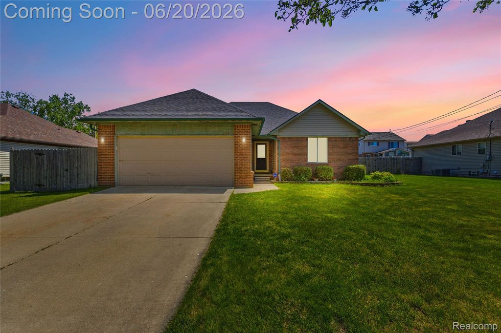 21884 Laurel Street, Clinton Charter Township, MI 48035