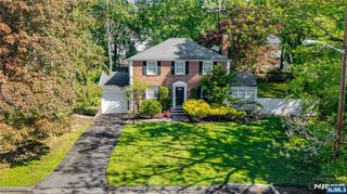 12 Louise Lane, Tenafly, NJ 07670