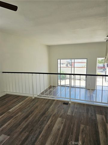 10030 Owensmouth 24, Chatsworth, CA 91311