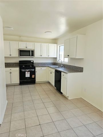 10030 Owensmouth 24, Chatsworth, CA 91311