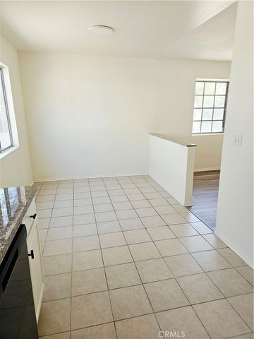 10030 Owensmouth 24, Chatsworth, CA 91311