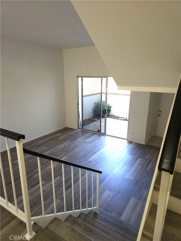 10030 Owensmouth 24, Chatsworth, CA 91311