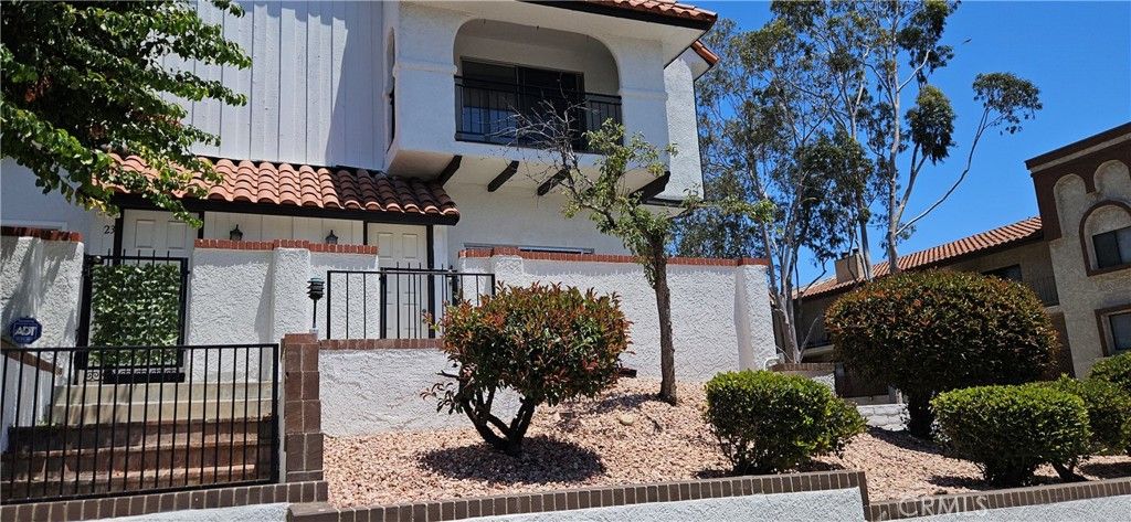 10030 Owensmouth 24, Chatsworth, CA 91311