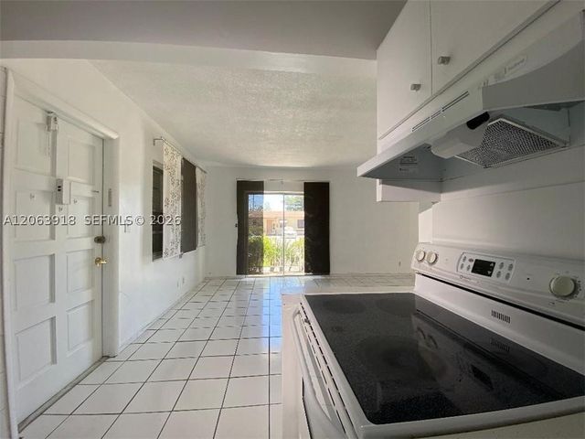 1855 Plunkett St 101, Hollywood, FL 33020