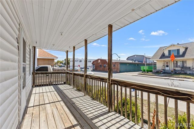 21 W Penning Avenue, Wood River, IL 62095