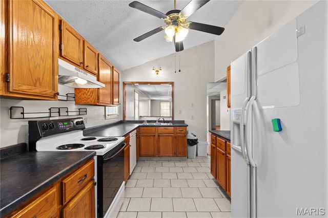 21 W Penning Avenue, Wood River, IL 62095