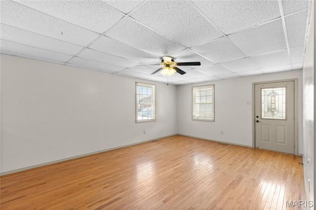 21 W Penning Avenue, Wood River, IL 62095