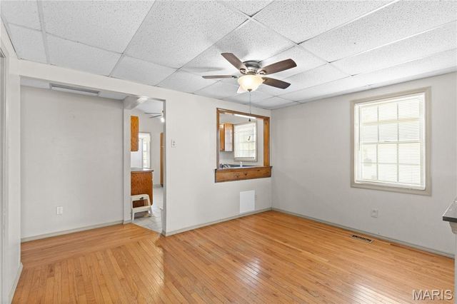 21 W Penning Avenue, Wood River, IL 62095