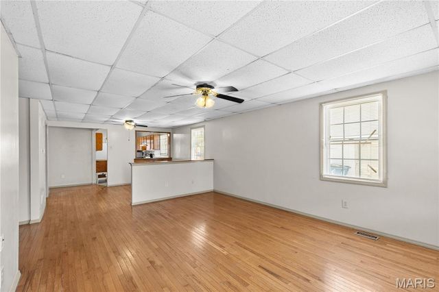 21 W Penning Avenue, Wood River, IL 62095