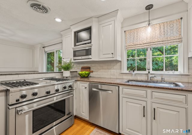 26 Founders Road, Glastonbury, CT 06033