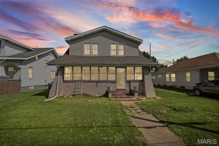 803 E Lorena Avenue, Wood River, IL 62095