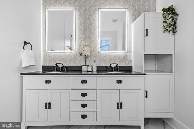 414 WATERFORD RD, Silver Spring, MD 20901