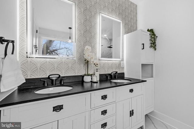 414 WATERFORD RD, Silver Spring, MD 20901