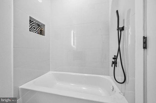 414 WATERFORD RD, Silver Spring, MD 20901