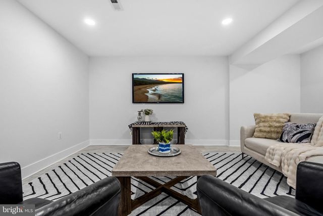 414 WATERFORD RD, Silver Spring, MD 20901