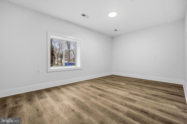 414 WATERFORD RD, Silver Spring, MD 20901